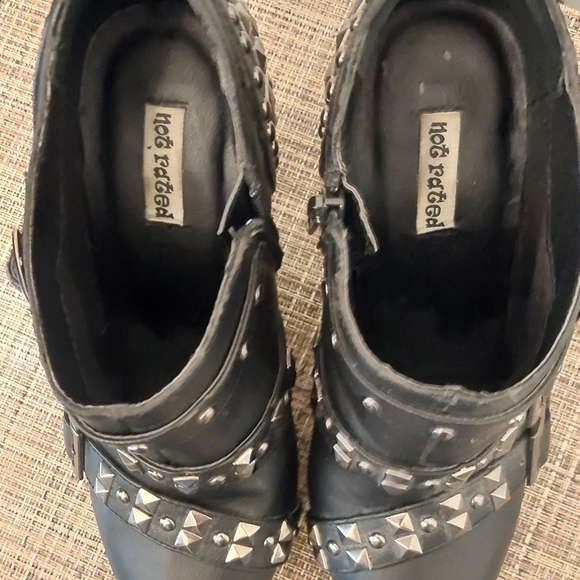 Not Rated Size 6.5 Black Studded Heeled Boots - Picture 5 of 7